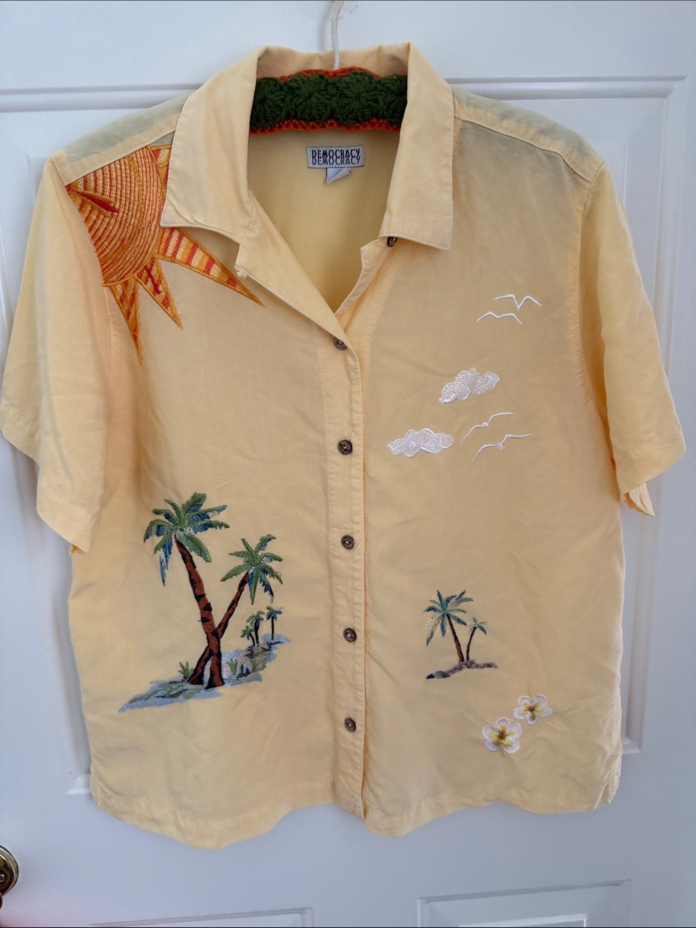 Democracy Vintage Yellow Embroidered Tropical Button-Down Shirt - Size Large